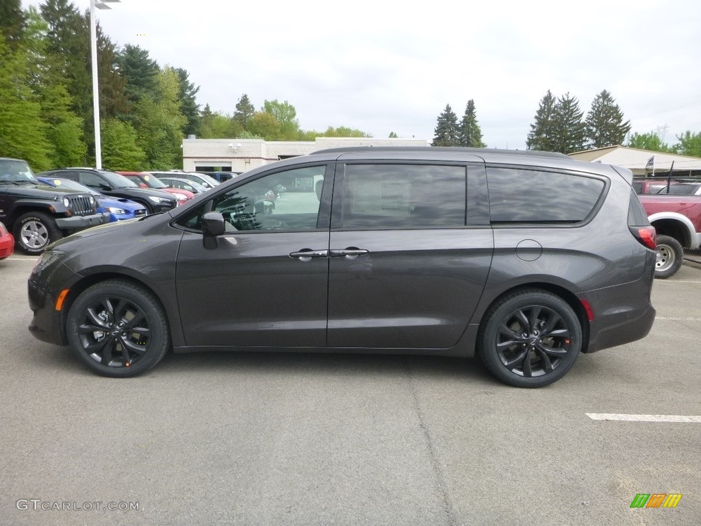 2019 Pacifica Touring L Plus - Granite Crystal Metallic / Black/Black photo #3