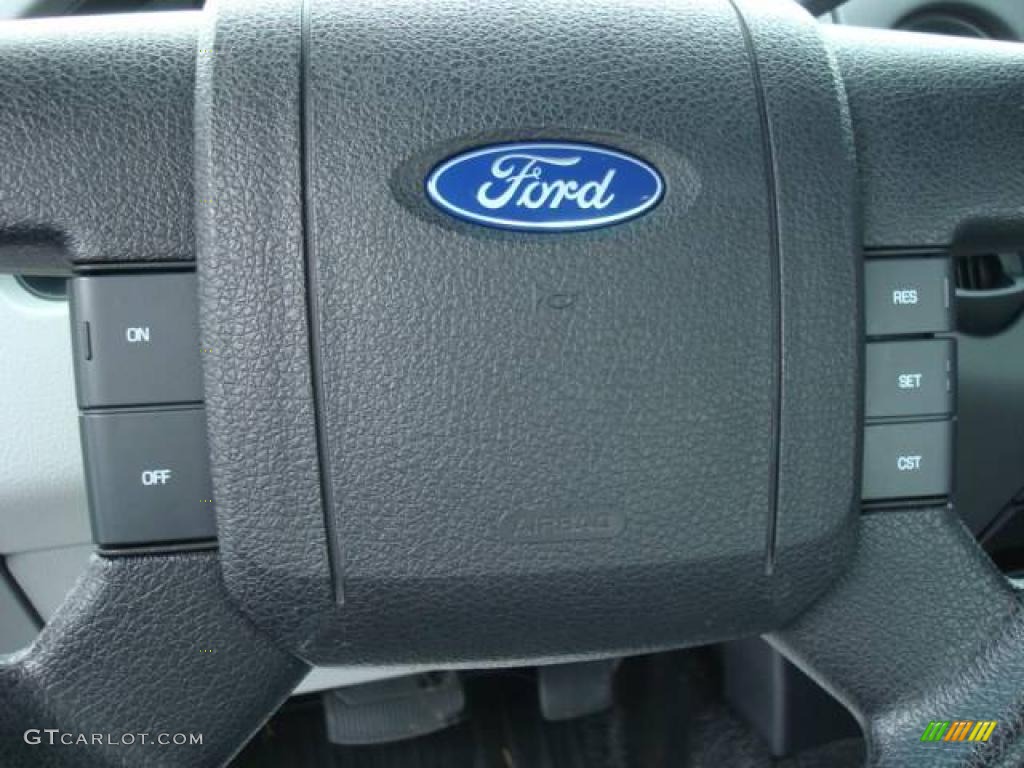 2006 F150 XL Regular Cab - Oxford White / Medium Flint photo #15
