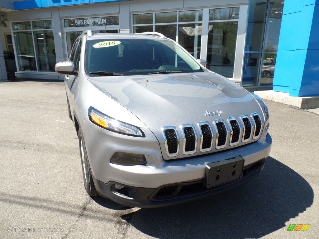 2016 Cherokee Latitude 4x4 - Billet Silver Metallic / Black photo #1