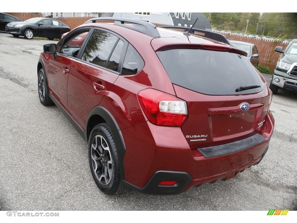 2017 Crosstrek 2.0i Premium - Venetian Red Pearl / Ivory photo #7