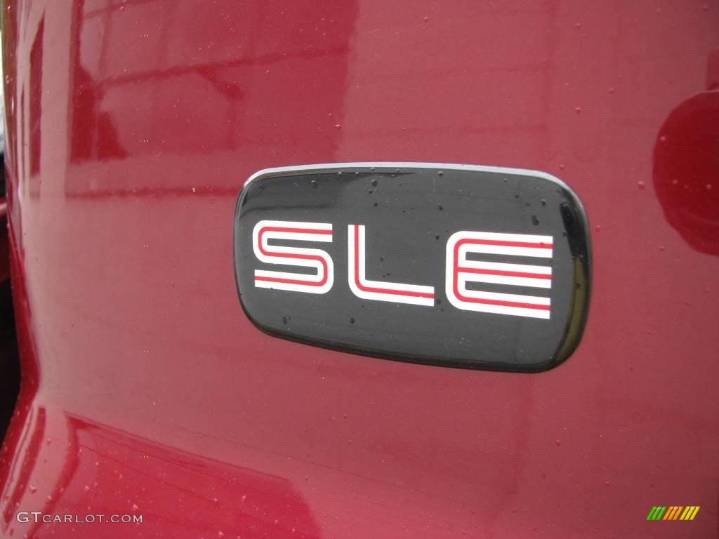 2005 Sierra 1500 SLE Regular Cab 4x4 - Sport Red Metallic / Dark Pewter photo #6