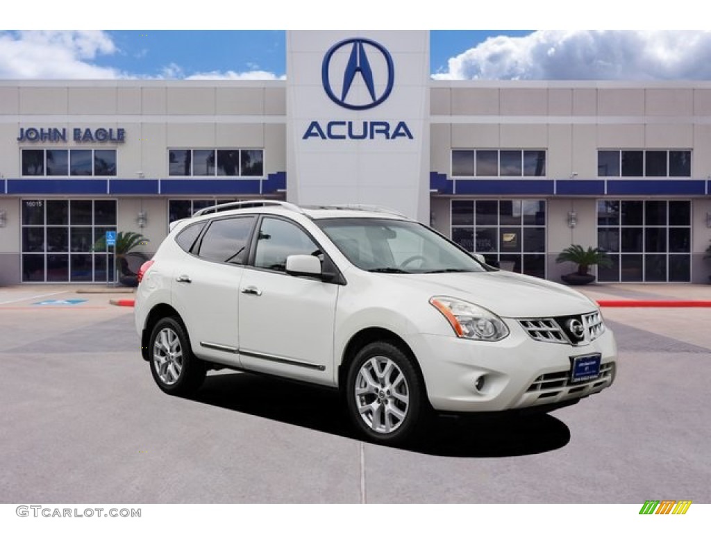 Pearl White Nissan Rogue