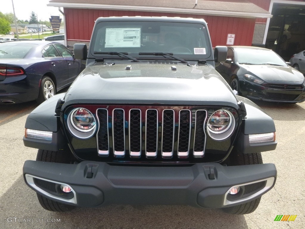 2020 Gladiator Overland 4x4 - Black / Black photo #7