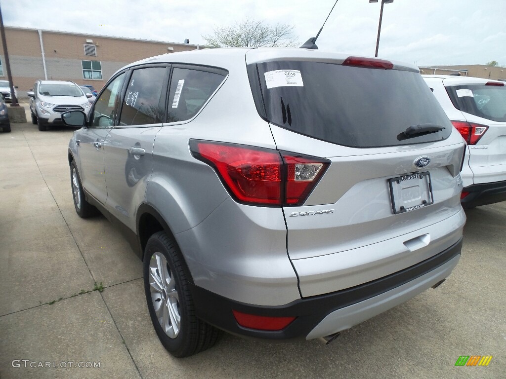 2019 Escape SE - Ingot Silver / Chromite Gray/Charcoal Black photo #3