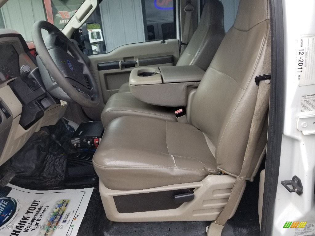 2008 F350 Super Duty XL Crew Cab 4x4 - Oxford White / Camel photo #11