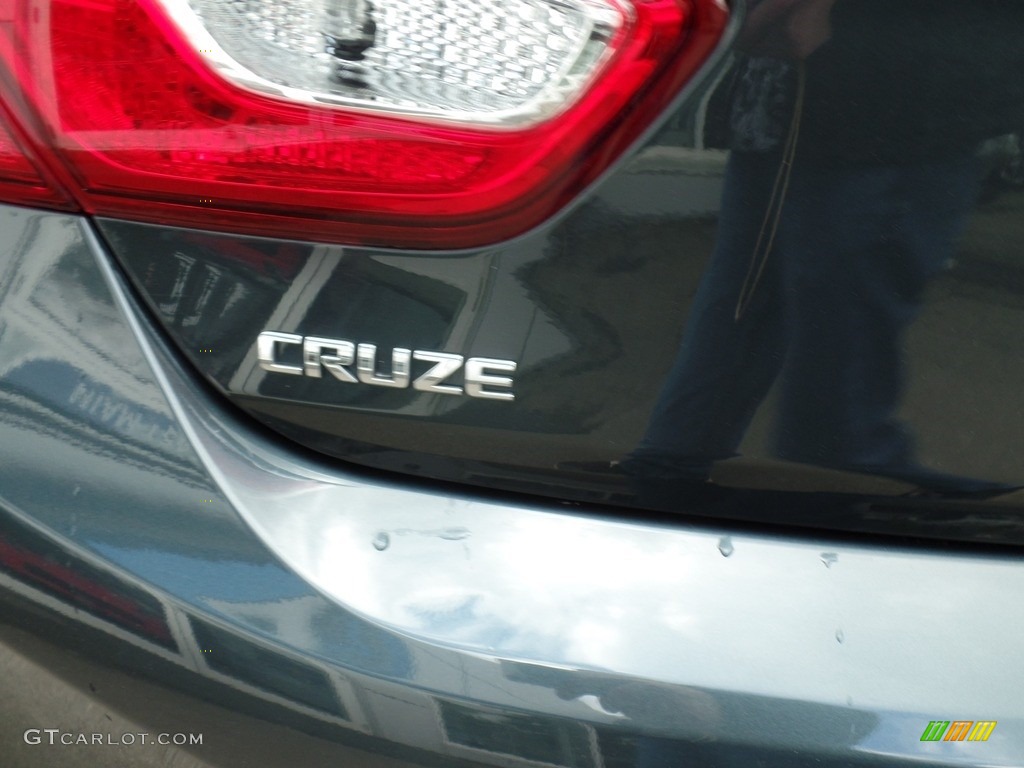 2019 Cruze Diesel Hatchback - Graphite Metallic / Jet Black/­Umber photo #14