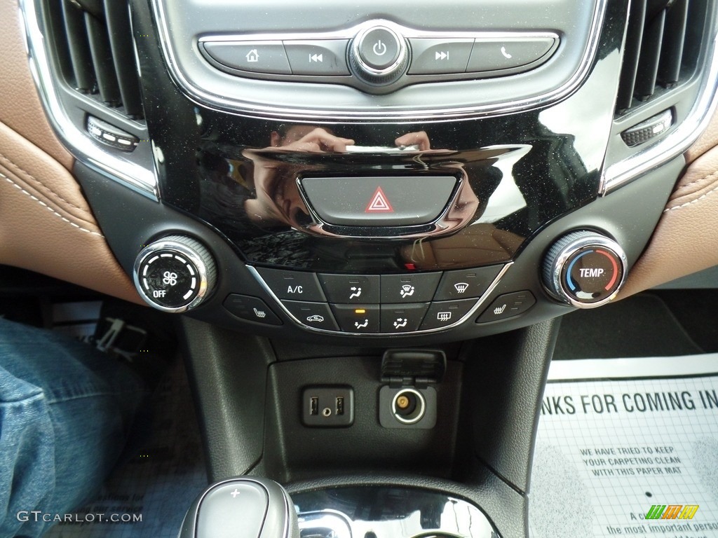 2019 Chevrolet Cruze Diesel Hatchback Controls Photo #133321605