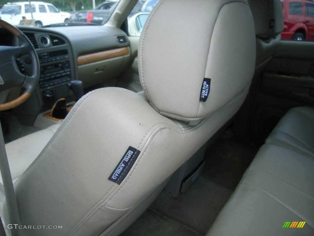 2001 QX4 4x4 - Dover White / Stone Beige photo #9