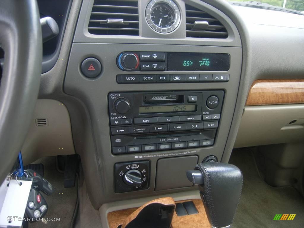 2001 QX4 4x4 - Dover White / Stone Beige photo #16