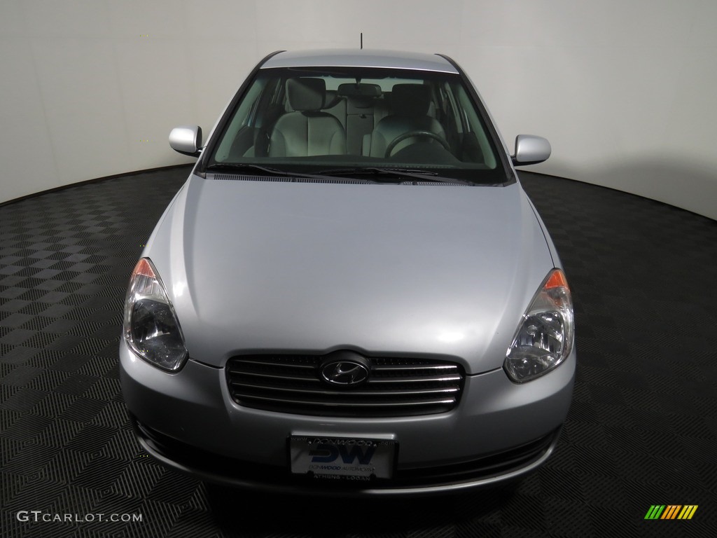 2011 Accent GLS 4 Door - Platinum Silver / Gray photo #4