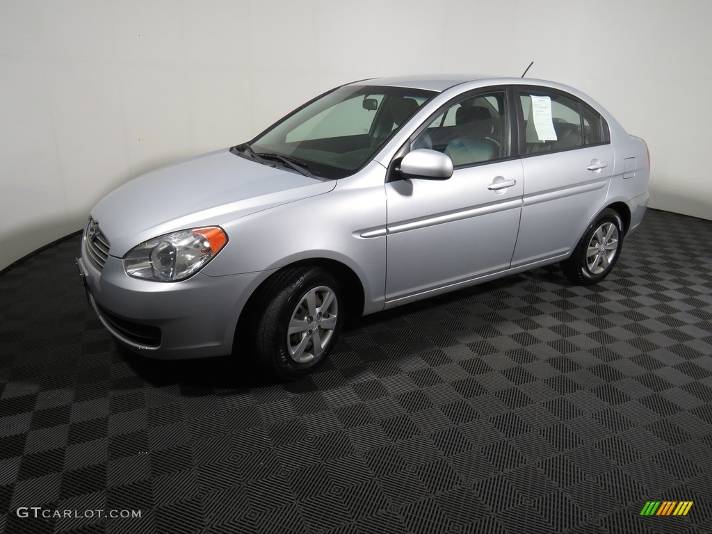 2011 Accent GLS 4 Door - Platinum Silver / Gray photo #6
