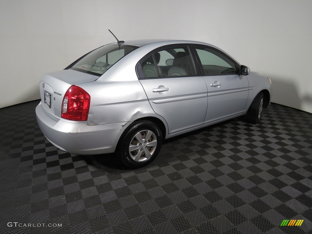 2011 Accent GLS 4 Door - Platinum Silver / Gray photo #12