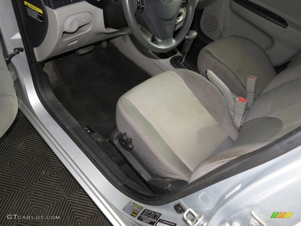 2011 Accent GLS 4 Door - Platinum Silver / Gray photo #19
