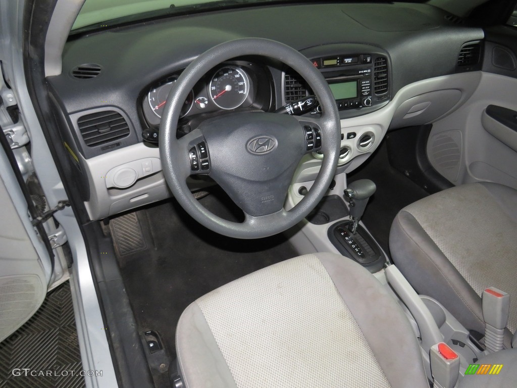 2011 Accent GLS 4 Door - Platinum Silver / Gray photo #20