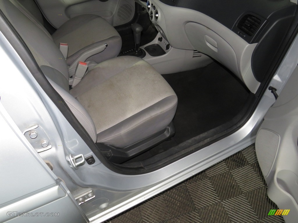 2011 Accent GLS 4 Door - Platinum Silver / Gray photo #27