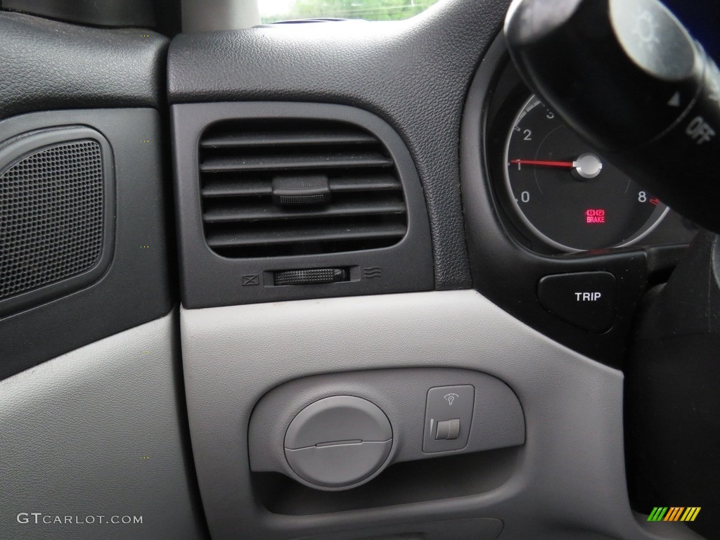 2011 Accent GLS 4 Door - Platinum Silver / Gray photo #32