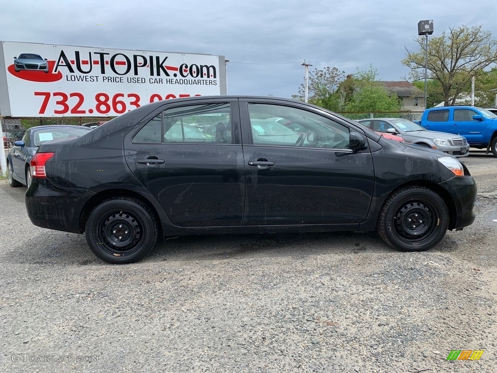 2010 Yaris Sedan - Black Sand Pearl / Dark Charcoal photo #2