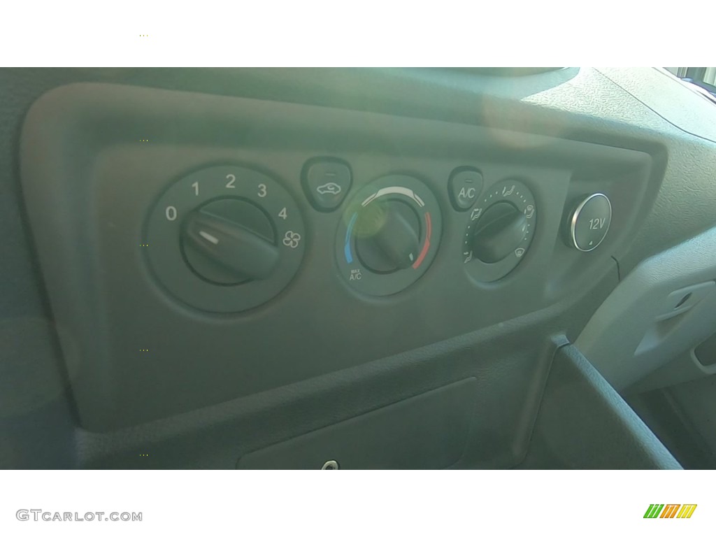 2019 Transit Van 150 MR Regular - Oxford White / Pewter photo #15