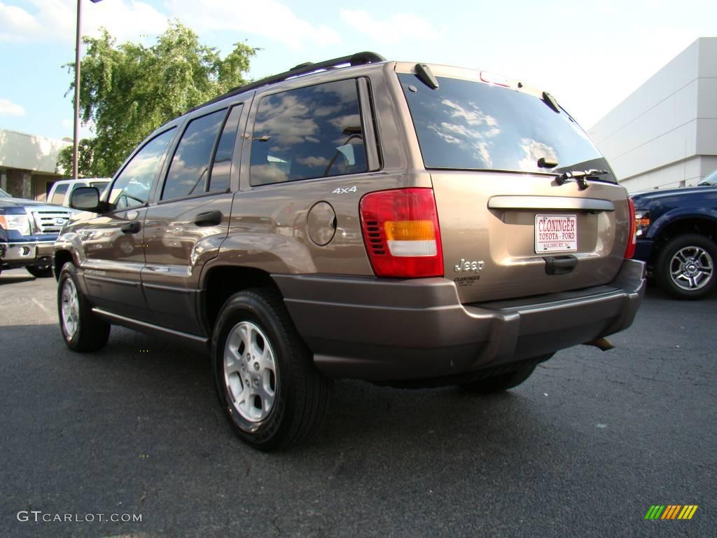 2001 Grand Cherokee Laredo 4x4 - Woodland Brown Satin Glow / Sandstone photo #24