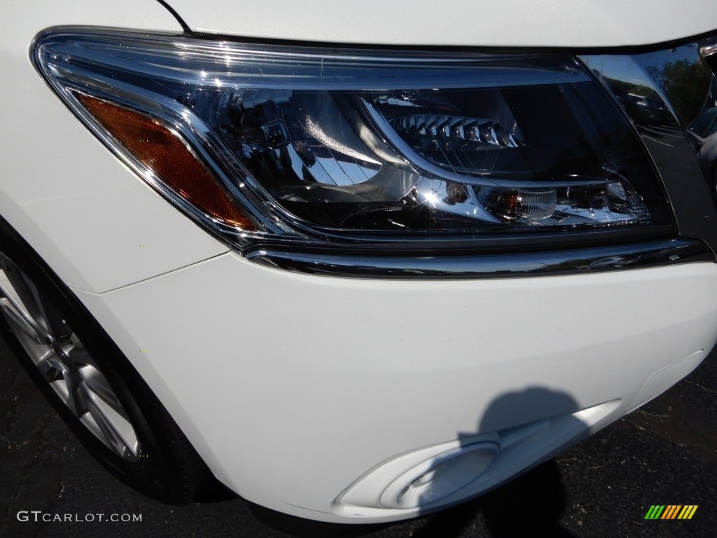 2013 Pathfinder SV 4x4 - Moonlight White / Almond photo #14