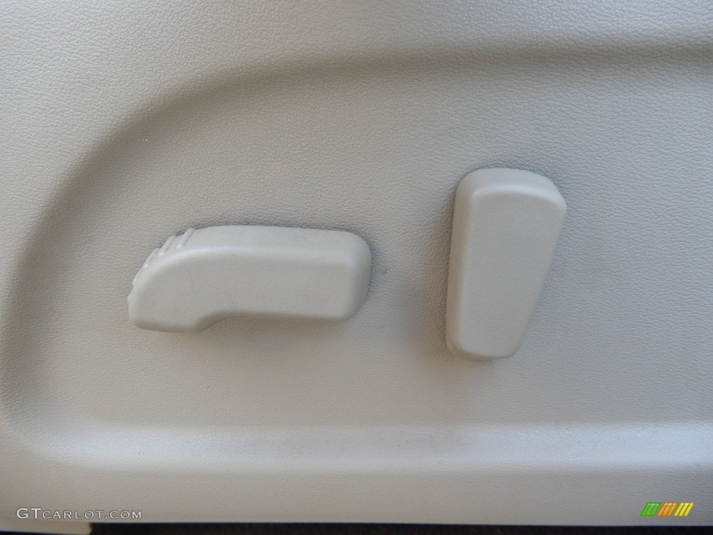 2013 Pathfinder SV 4x4 - Moonlight White / Almond photo #22