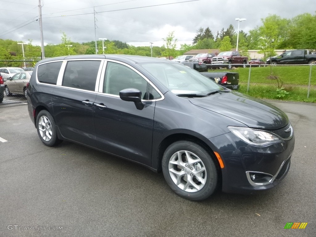 2019 Pacifica Touring Plus - Maximum Steel Metallic / Black/Alloy photo #7