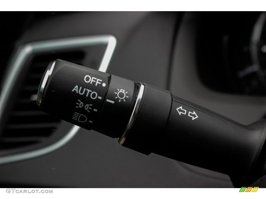 2020 Acura TLX Sedan Controls Photo #133350329