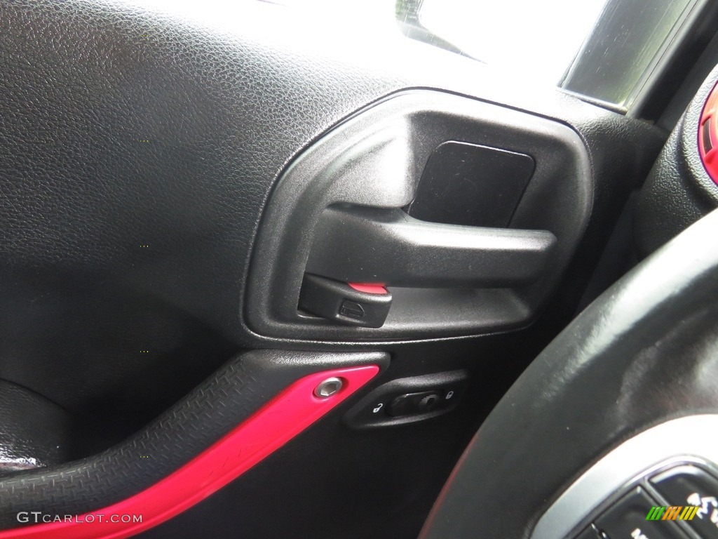 2013 Wrangler Unlimited Rubicon 4x4 - Anvil / Rubicon 10th Anniversary Edition Red/Black photo #32