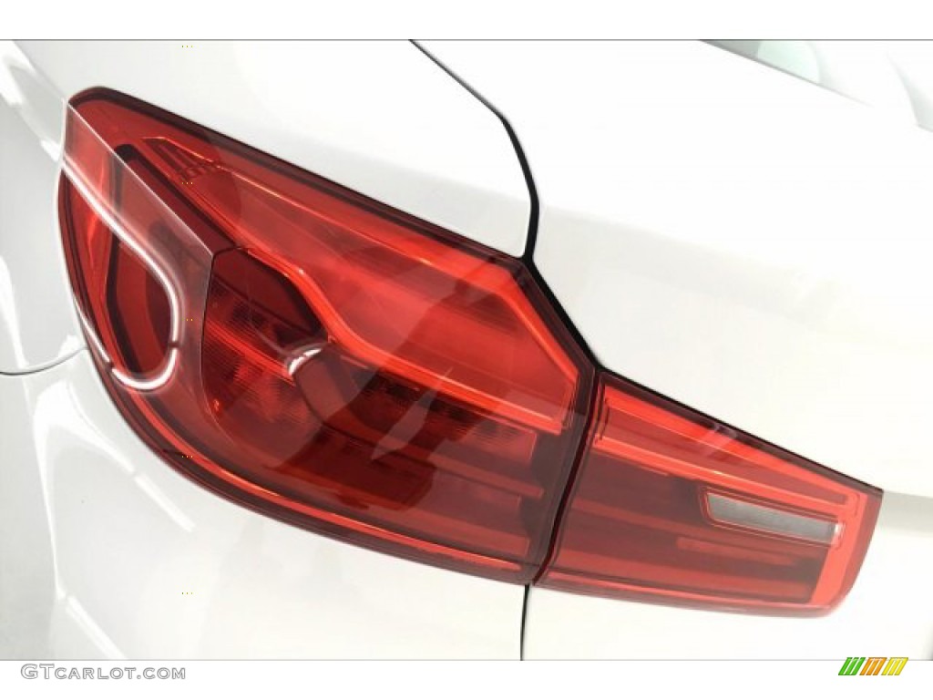 2018 5 Series 540i Sedan - Alpine White / Black photo #22