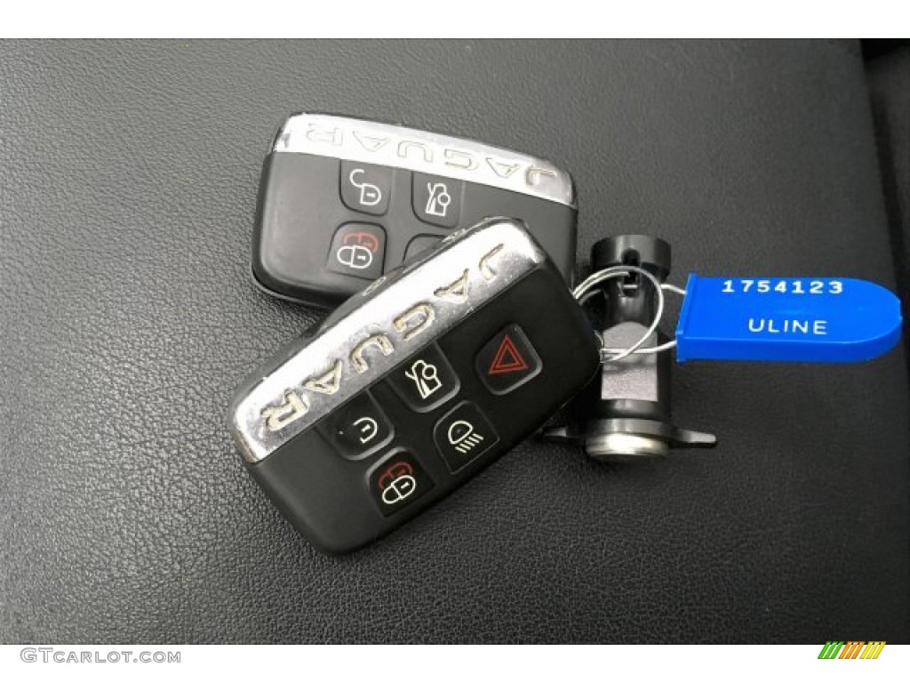 2015 Jaguar F-TYPE Convertible Keys Photos