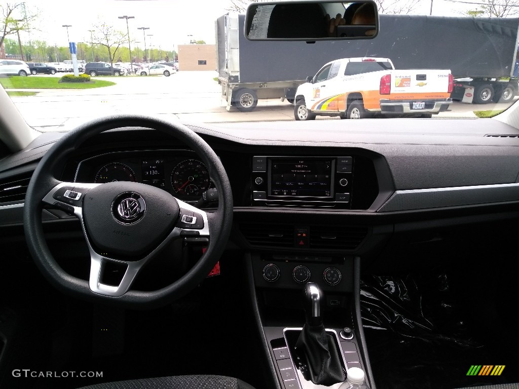 2019 Jetta S - Platinum Gray Metallic / Titan Black photo #4