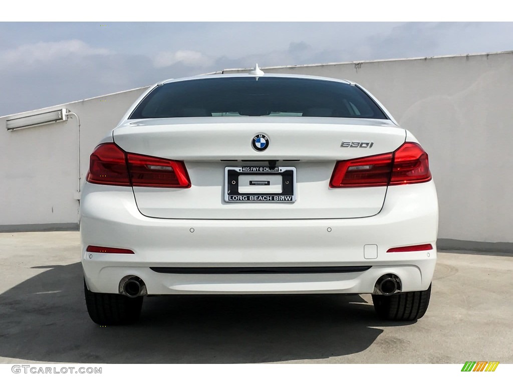 2019 5 Series 530i Sedan - Alpine White / Black photo #3