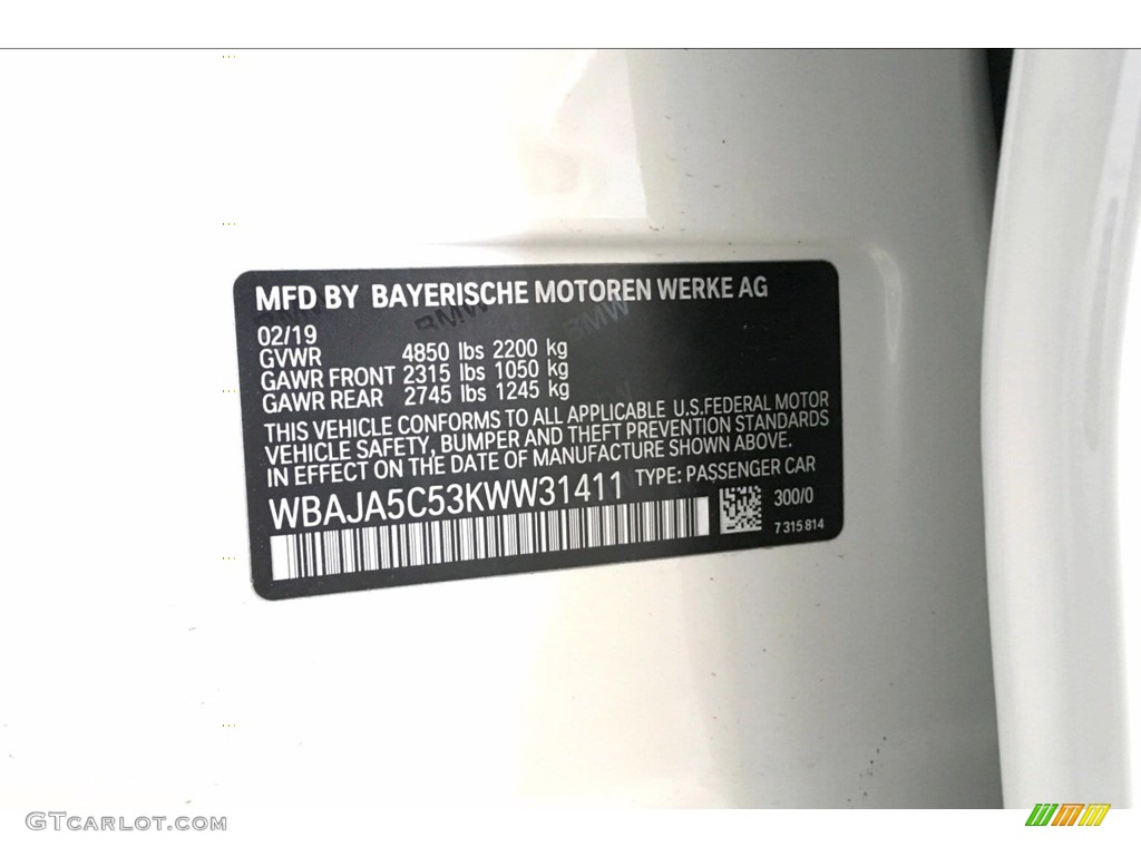 2019 5 Series 530i Sedan - Alpine White / Black photo #12