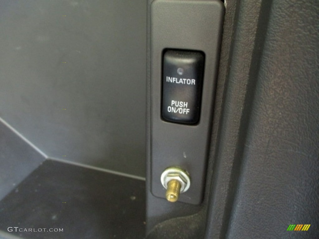 2007 TrailBlazer SS - Black / Ebony photo #65