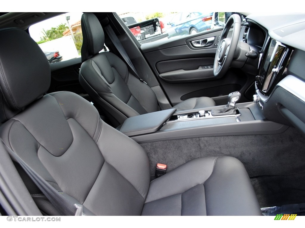 2019 Volvo XC60 T6 AWD Momentum Front Seat Photo #133369253