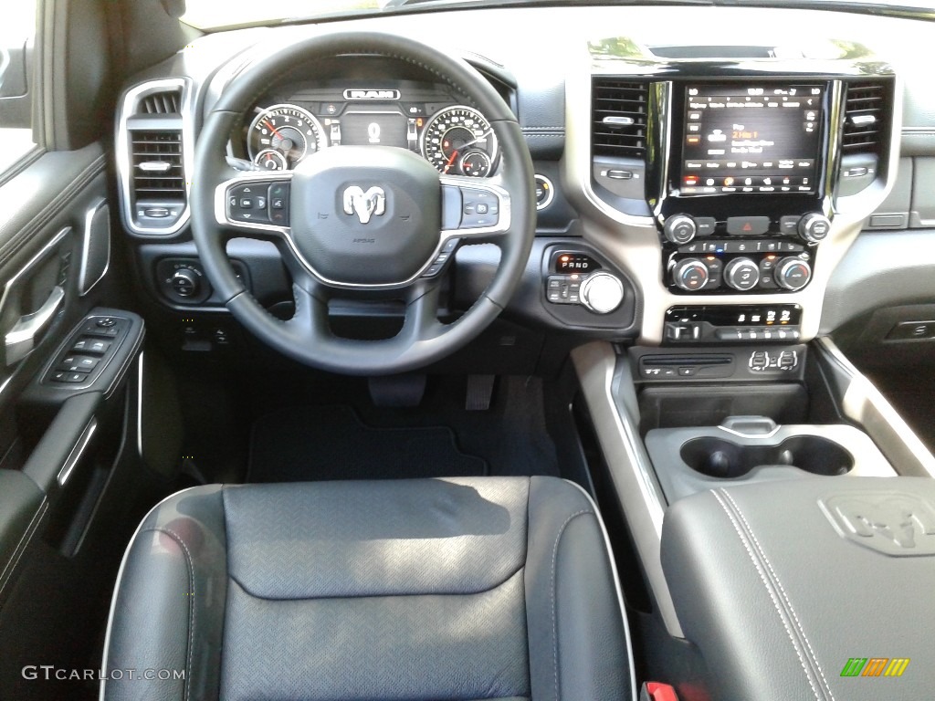 2019 1500 Laramie Crew Cab 4x4 - Diamond Black Crystal Pearl / Black photo #36