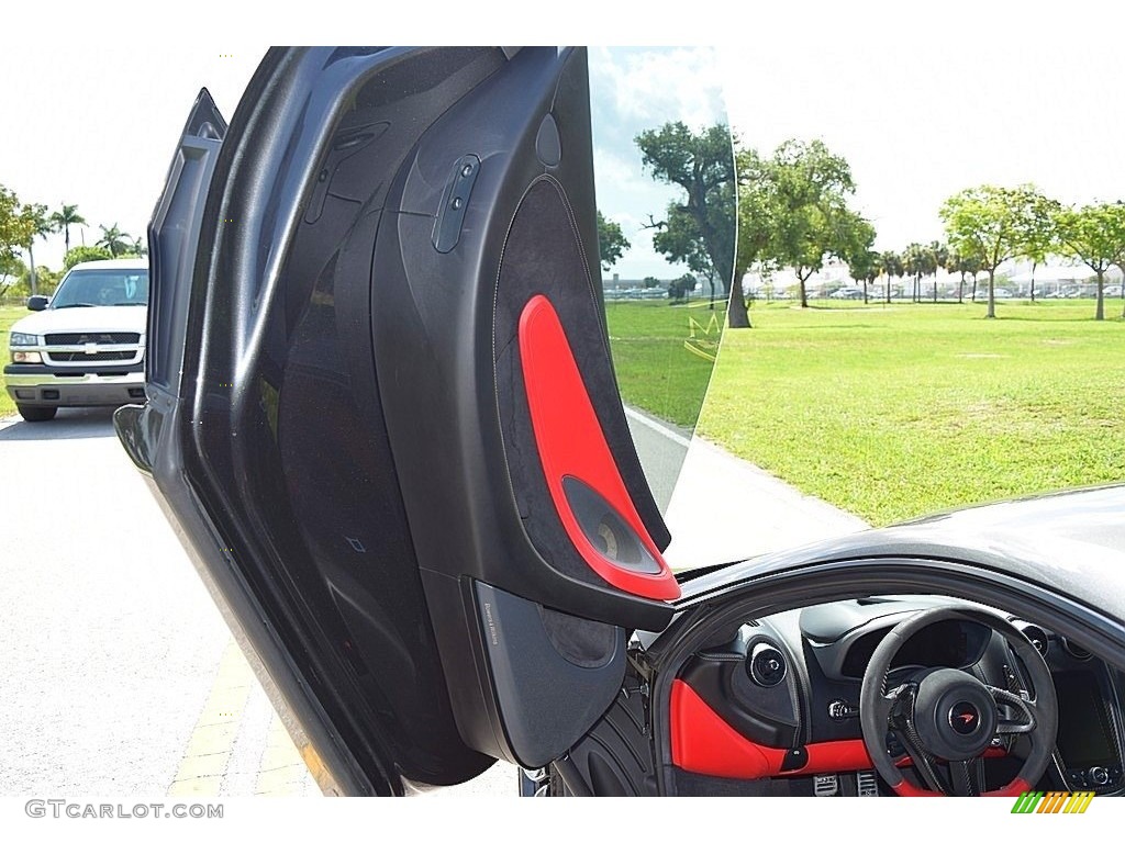 2017 McLaren 570S Coupe Jet Black/Apex Red Door Panel Photo #133379616