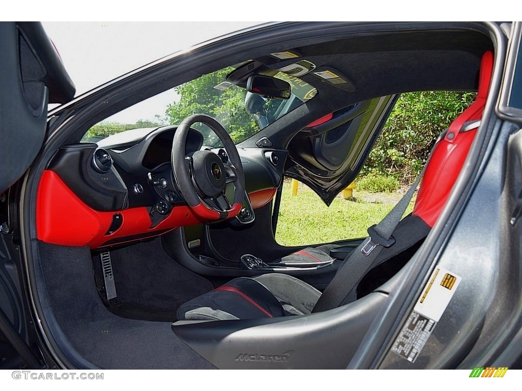 Jet Black/Apex Red Interior 2017 McLaren 570S Coupe Photo #133379632