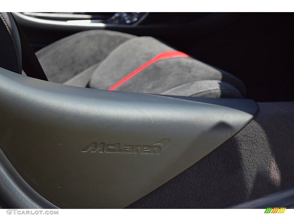 2017 McLaren 570S Coupe Marks and Logos Photos