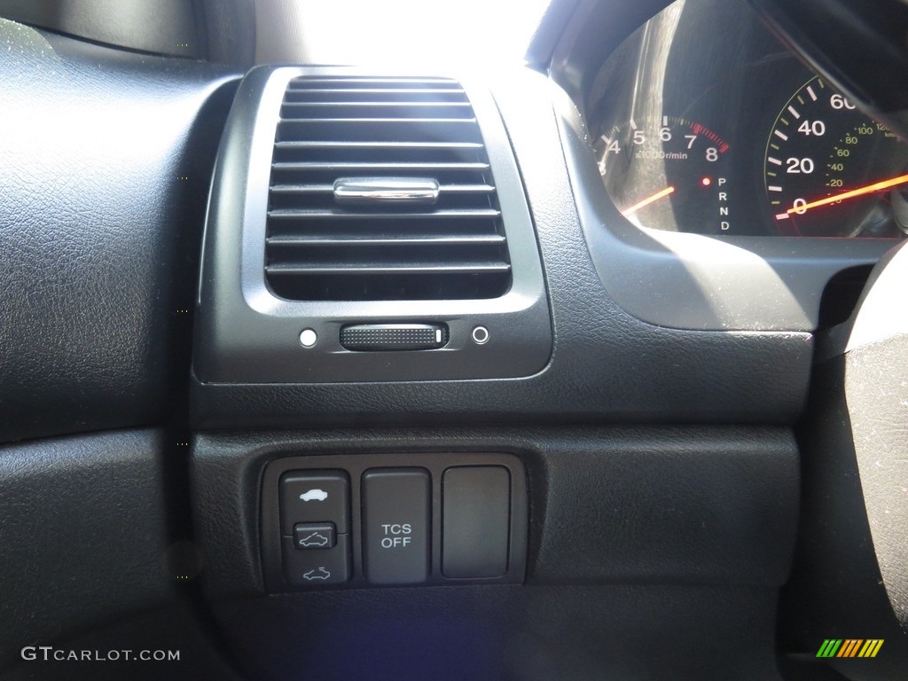 2005 Accord EX-L V6 Sedan - Nighthawk Black Pearl / Black photo #33