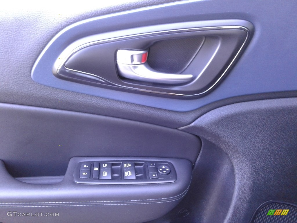 2015 200 S - Billet Silver Metallic / Black photo #9