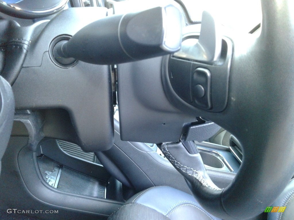 2015 200 S - Billet Silver Metallic / Black photo #15