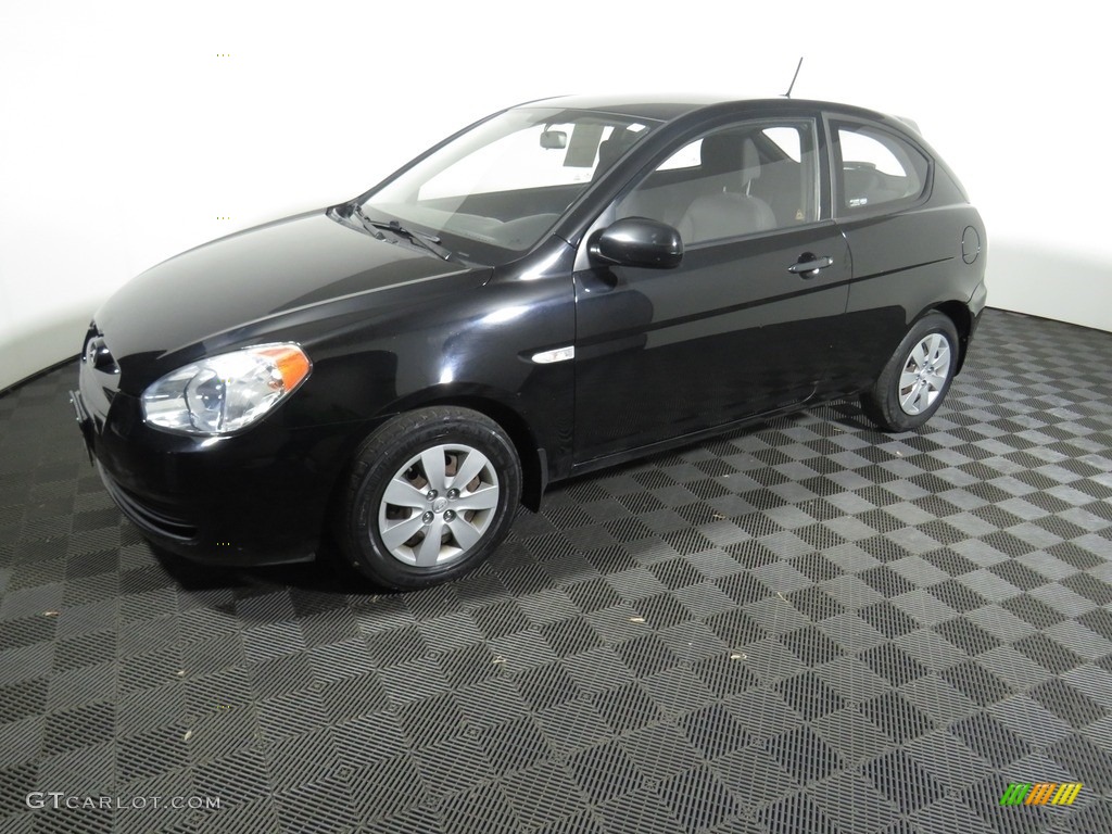 2011 Accent GS 3 Door - Ebony Black / Black photo #6