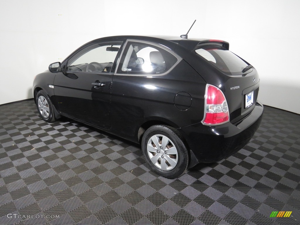 2011 Accent GS 3 Door - Ebony Black / Black photo #8