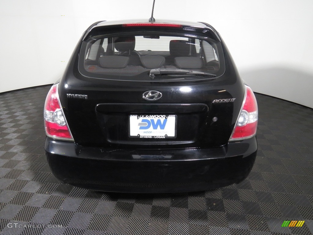 2011 Accent GS 3 Door - Ebony Black / Black photo #10