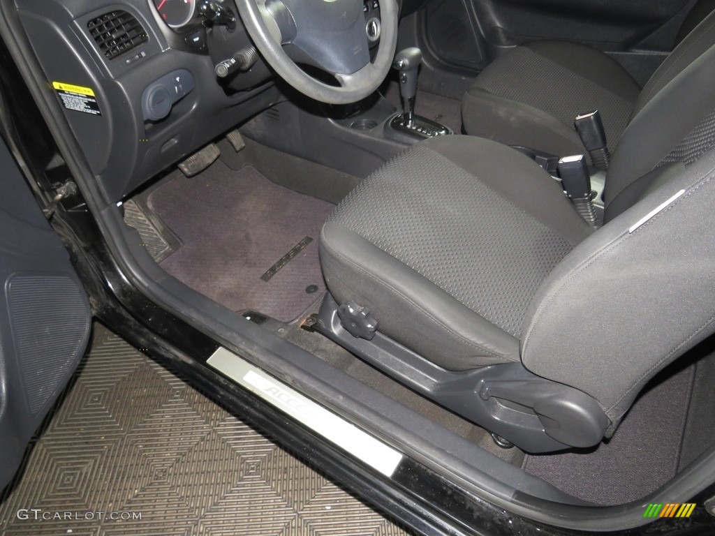 2011 Accent GS 3 Door - Ebony Black / Black photo #21