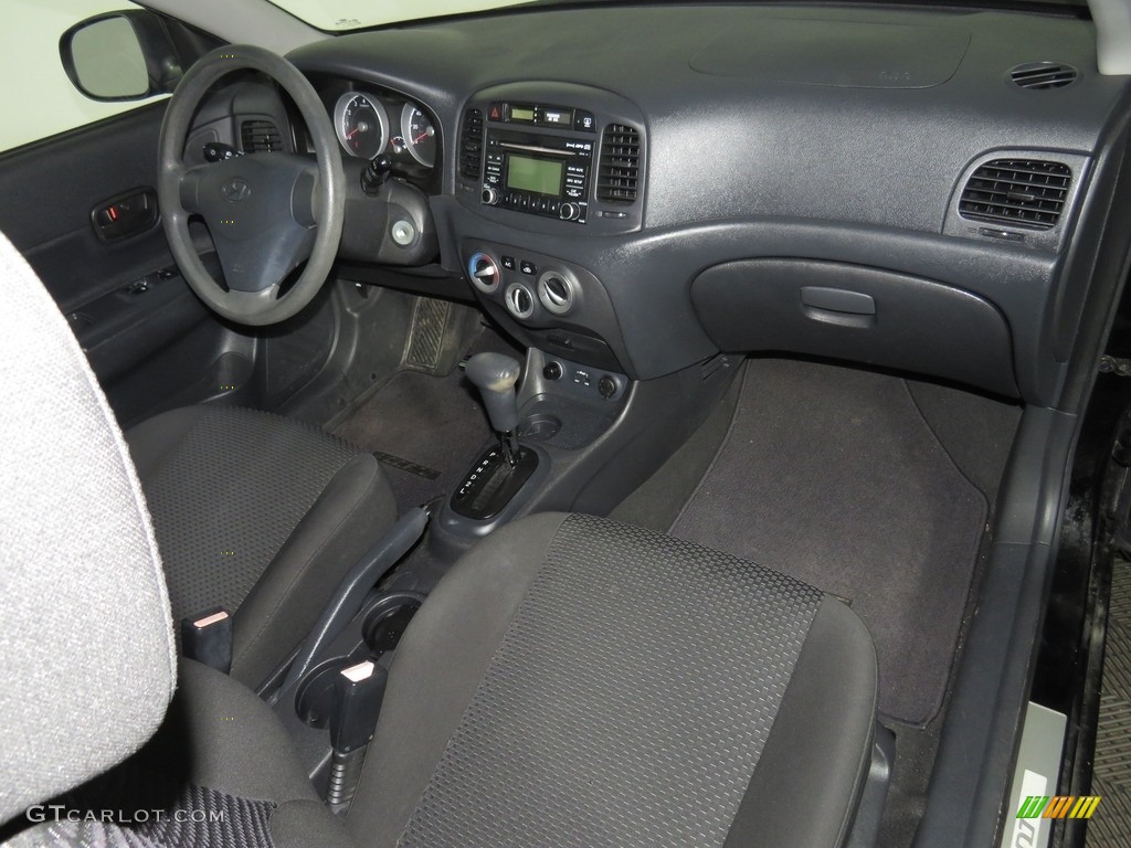 2011 Accent GS 3 Door - Ebony Black / Black photo #26