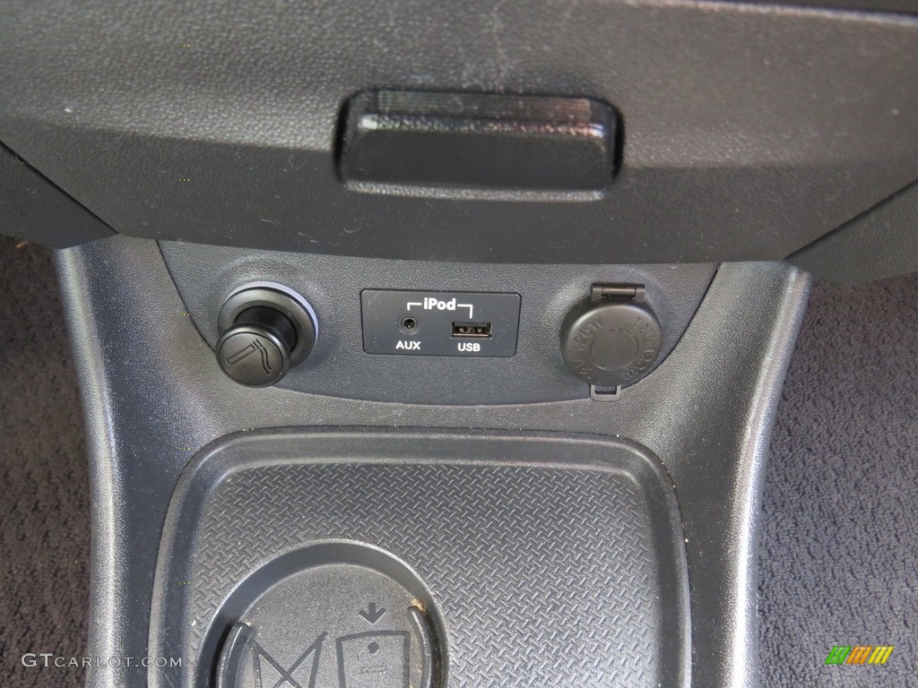 2011 Accent GS 3 Door - Ebony Black / Black photo #37