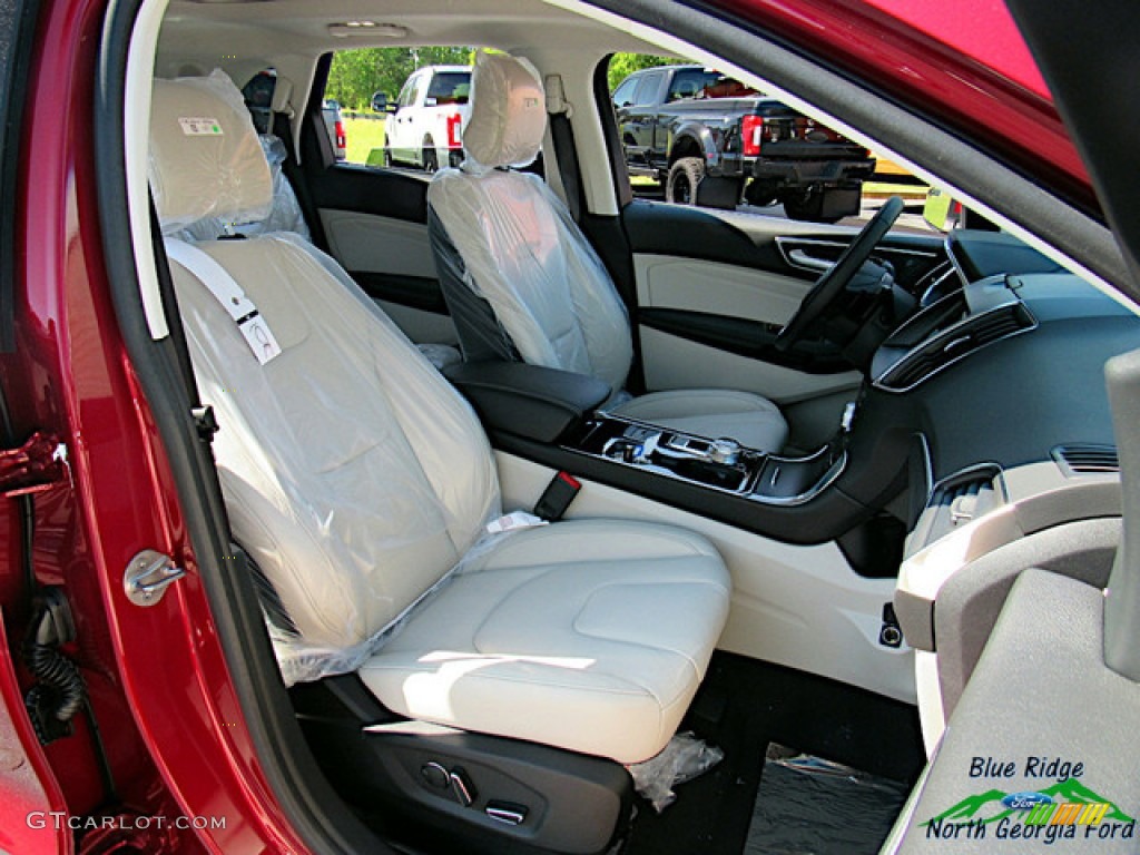 2019 Edge Titanium AWD - Ruby Red / Ceramic photo #11