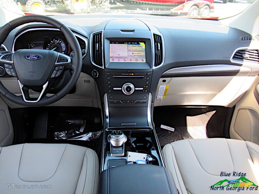 2019 Edge Titanium AWD - Ruby Red / Ceramic photo #25